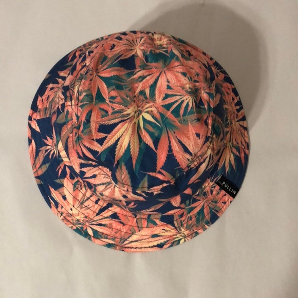 Pull In Colorful MJ Leaf Pattern Bucket Hat - Picture 2 of 5